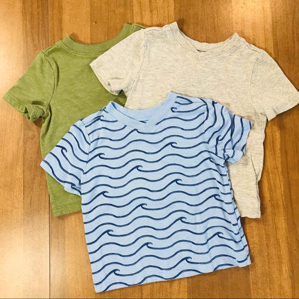 Three kids Old Navy tshirts